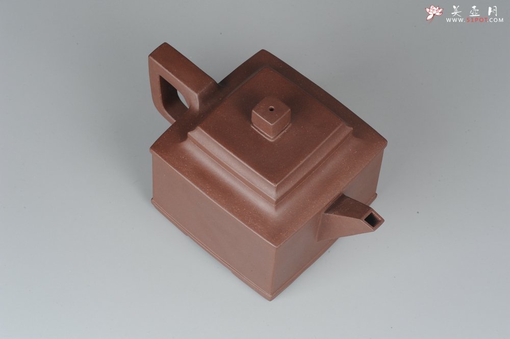 紫砂壶图片：全手工双线四方 端庄大气 - 美壶网