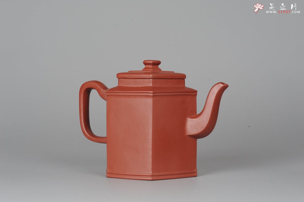 紫砂壶图片：端庄秀雅 大红袍朱泥全手工双线六方宫灯  - 美壶网