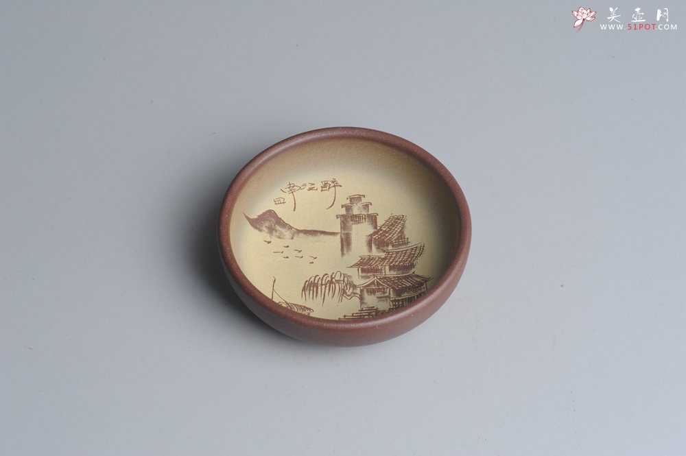 紫砂壶图片：美杯特惠 精品山水杯 醉江南 紫泥粉段泥 各不同^_^好玩 直径8.7cm - 美壶网