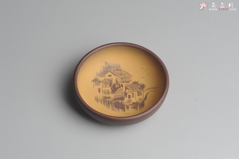 紫砂壶图片：美杯特惠 精品山水杯款式二 紫泥粉段泥 各不同^_^好玩 直径8.7cm - 美壶网