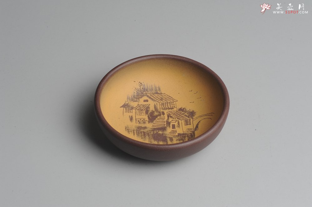 紫砂壶图片：美杯特惠 精品山水杯款式二 紫泥粉段泥 各不同^_^好玩 直径8.7cm - 美壶网