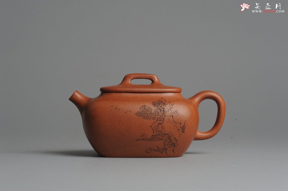 紫砂壶图片：美壶回馈 特惠小四方 一捺底 装饰文气 油润的降坡泥 - 美壶网