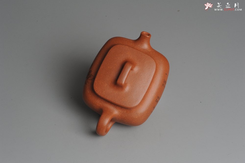 紫砂壶图片：美壶回馈 特惠小四方 一捺底 装饰文气 油润的降坡泥 - 美壶网