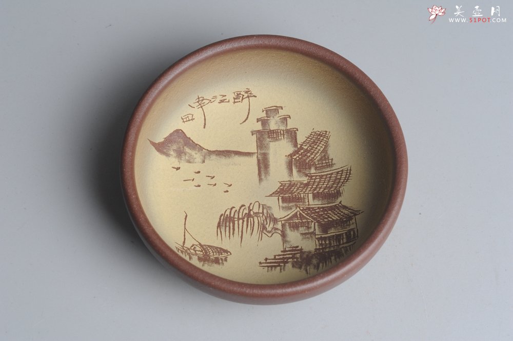 紫砂壶图片：美杯特惠 精品山水杯 醉江南 紫泥粉段泥 各不同^_^好玩 直径8.7cm - 美壶网