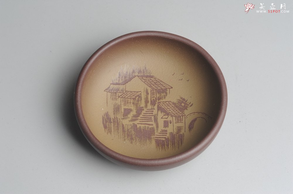 紫砂壶图片：美杯特惠 精品山水杯款式三 紫泥粉段泥 各不同^_^好玩 直径8.7cm - 美壶网