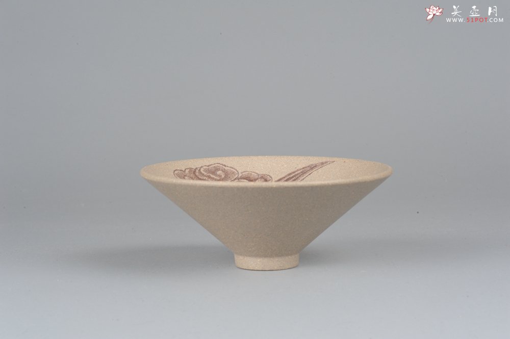 紫砂壶图片：美杯特惠 精品段泥斗笠杯 祥云文气好玩 - 美壶网