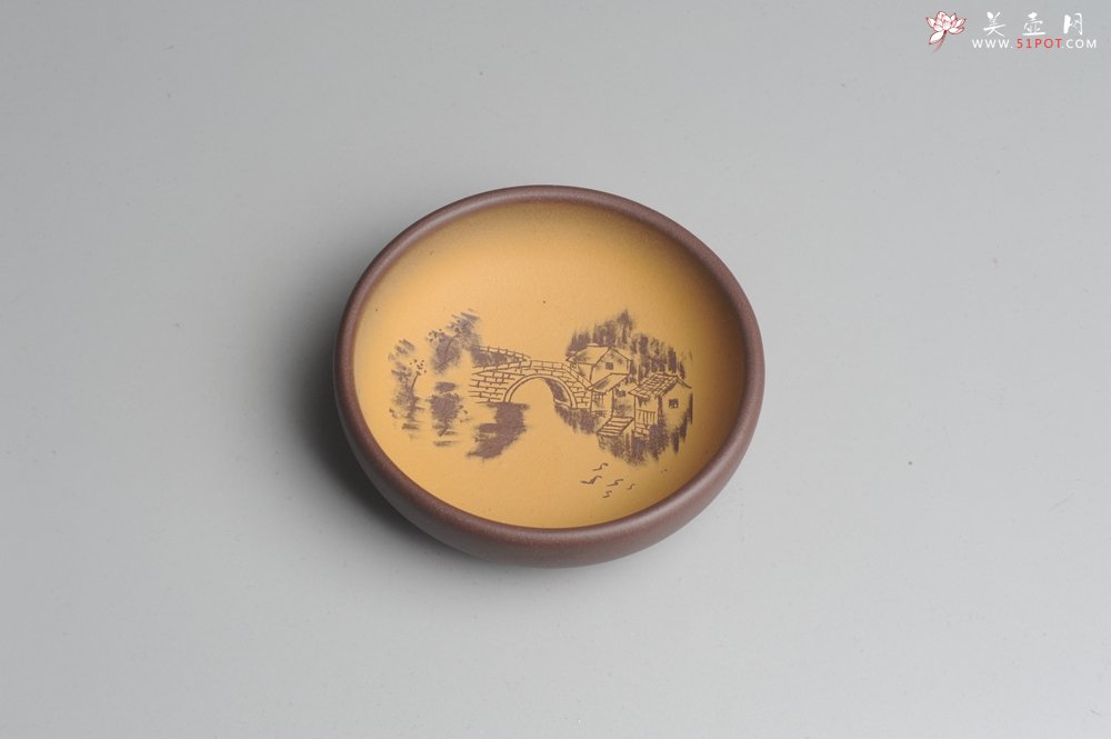 紫砂壶图片：美杯特惠 精品山水杯款式二 紫泥粉段泥 各不同^_^好玩 直径8.7cm - 美壶网