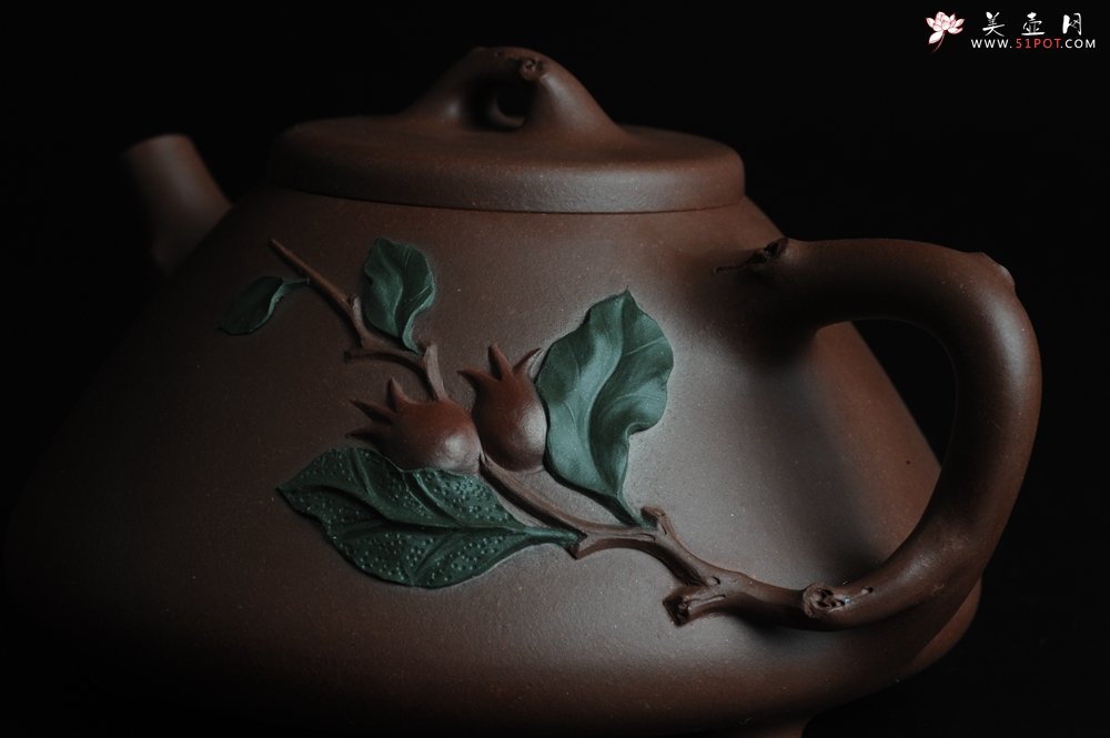 紫砂壶图片：难得老拼紫 全手春华秋实-子冶石瓢 逼真生动 - 美壶网