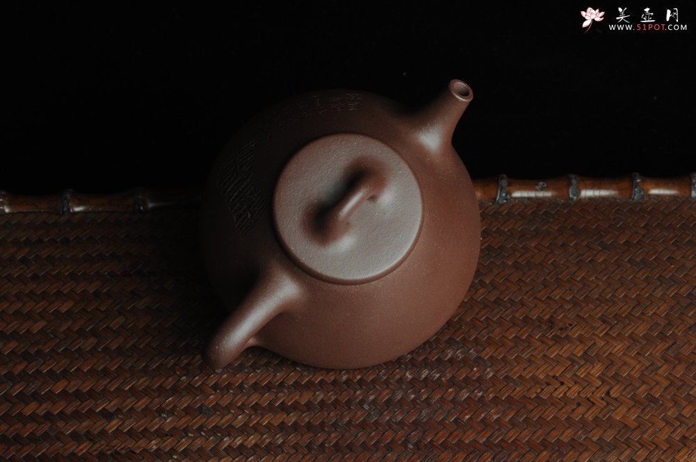 紫砂壶图片：优质紫泥 全手工摹古子冶石瓢 骨肉匀挺 桑宝安高徒孙嘉宜文气装饰 行之以躬 不言而信 - 美壶网