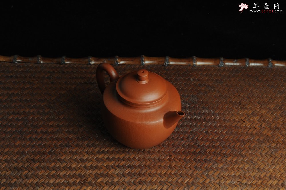 紫砂壶图片：端庄秀雅全手工明式剑流 - 美壶网