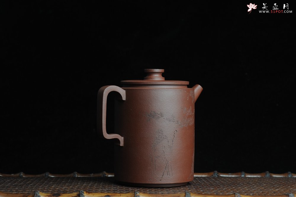 紫砂壶图片：美壶特惠 精品圆础 助工俞霞即兴装饰 品茶但得水山峡 美酒何须斗十千 - 美壶网