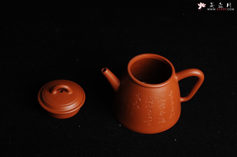 紫砂壶图片：优质朱泥全手工汉瓦二式 方健双刀文气装饰禅心图 超漂亮 - 美壶网