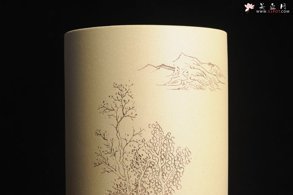 紫砂壶图片：美筒特惠 精品山水高帽笔筒三式 山高月小 水落石出 老师不打草稿直接空刻 一气呵成 - 美壶网