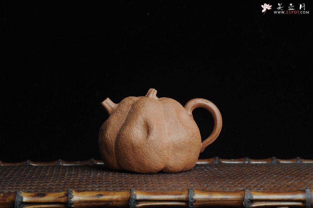 紫砂壶图片：仿生花货 全手工文人小南瓜 肌理丰富 - 美壶网