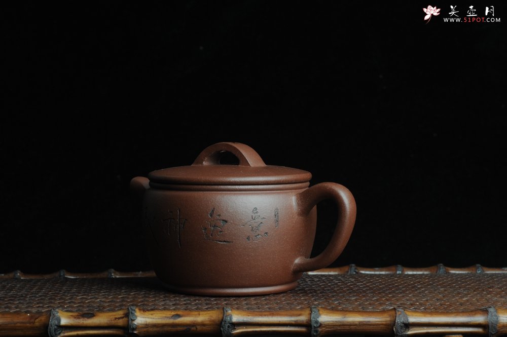 紫砂壶图片：美壶特惠 优质紫泥清仙汉瓦 陈俊儒精心装饰 文气十足 - 美壶网