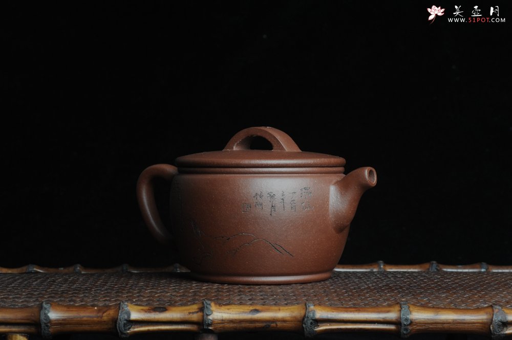 紫砂壶图片：美壶特惠 优质紫泥清仙汉瓦 陈俊儒精心装饰 文气十足 - 美壶网