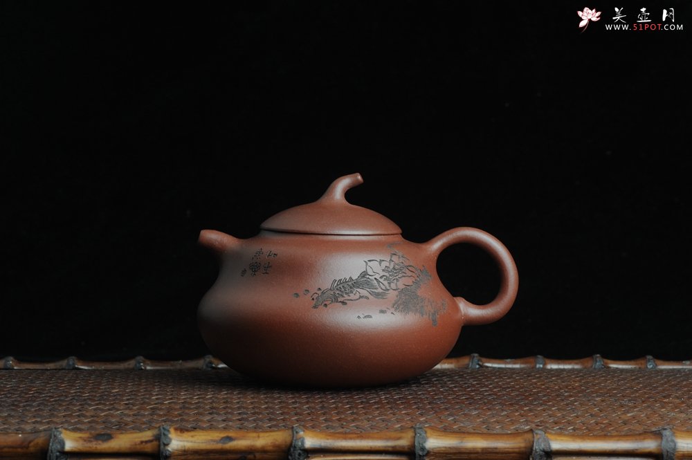 紫砂壶图片：美壶特惠 文气葫芦（福禄）壶 装饰游鱼之乐 - 美壶网