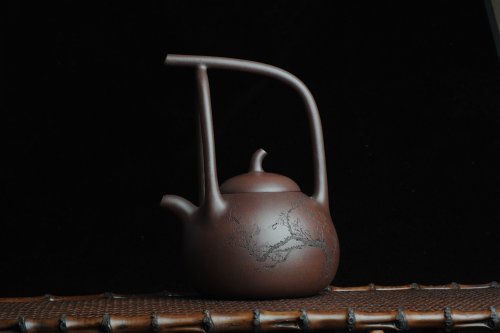 司磊紫砂壶 全手工精品东坡提梁壶 难度大 精心装饰梅花 暗香袭来 原矿紫泥