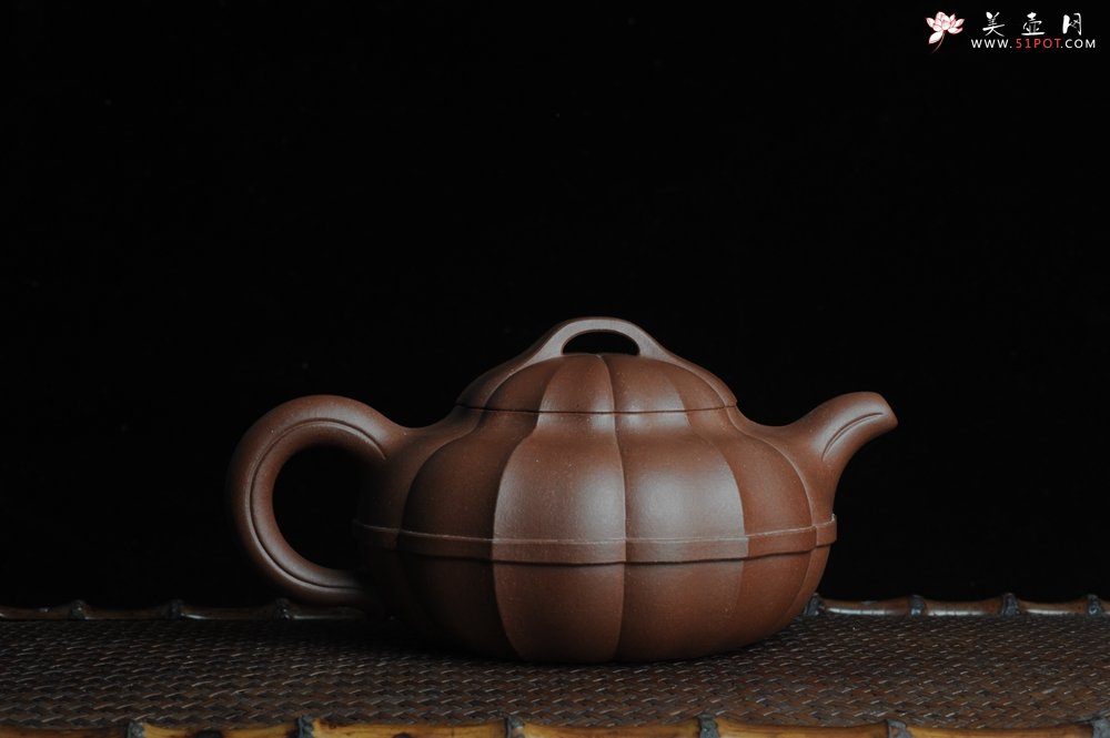 紫砂壶图片：全手工精品合菱 筋囊力作 难度大 - 美壶网