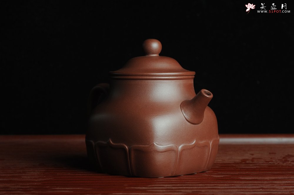 紫砂壶图片：美壶特惠 精工四方莲台 茶人醉爱 仅此一只 - 美壶网