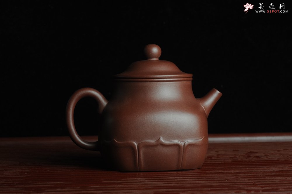 紫砂壶图片：美壶特惠 精工四方莲台 茶人醉爱 仅此一只 - 美壶网