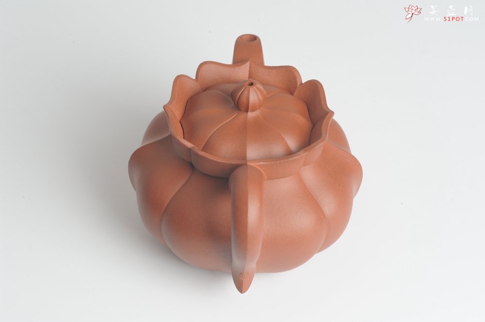 紫砂壶图片：优质清水泥精品莲花僧帽 难度大 线条干净利落 - 美壶网