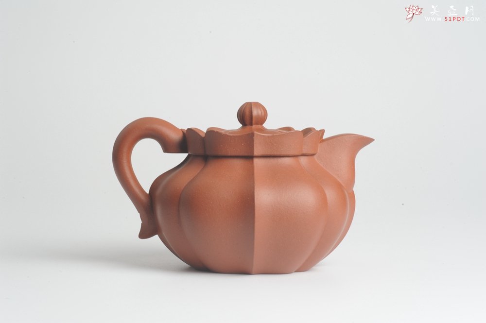 紫砂壶图片：优质清水泥精品莲花僧帽 难度大 线条干净利落 - 美壶网