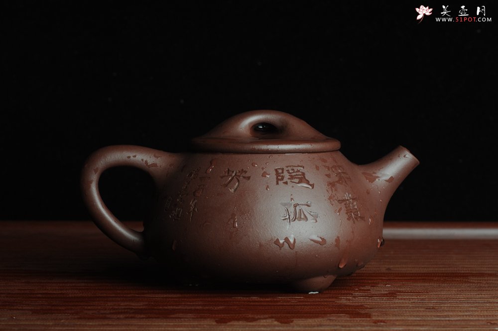 紫砂壶图片：美壶特惠 深丛隐孤芳 经典平盖小石瓢 满瓢（景舟石瓢）装饰菊花 泥料超好高档包装 做工灰常精致 - 美壶网