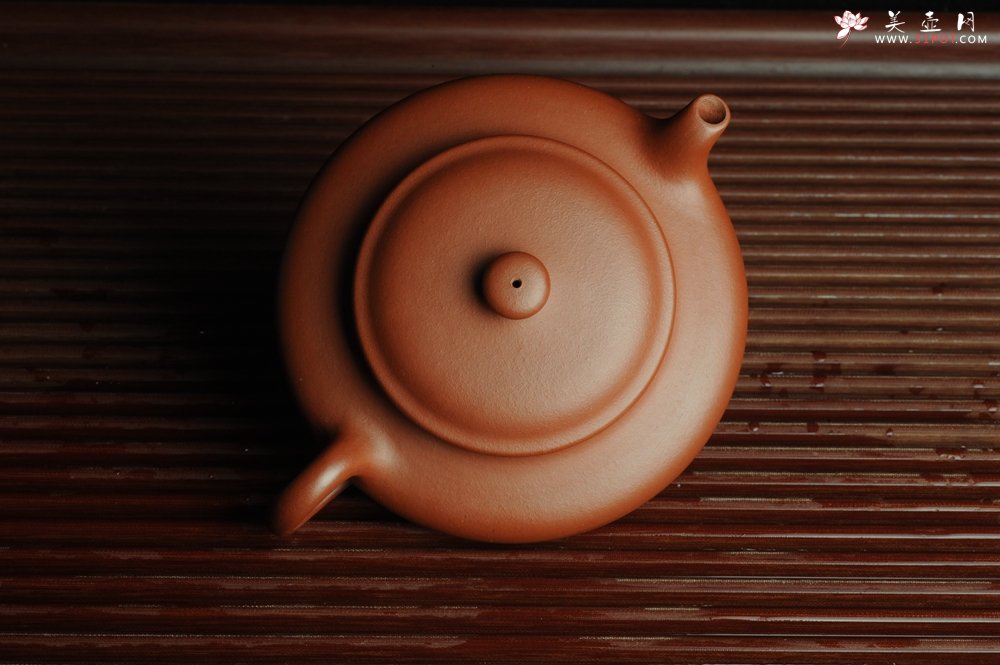 紫砂壶图片：美壶特惠 老清水泥虚扁 料子灰常好 茶人醉爱 - 美壶网