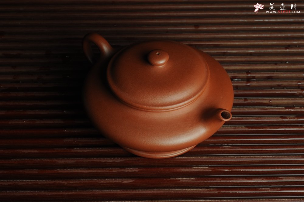 紫砂壶图片：美壶特惠 老清水泥虚扁 料子灰常好 茶人醉爱 - 美壶网