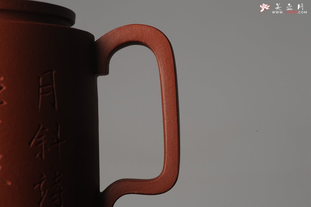 紫砂壶图片：美壶特惠 优质老清水泥文人小壶圆础 助工俞霞即兴装饰 月斜诗梦瘦 风散墨花香 - 美壶网