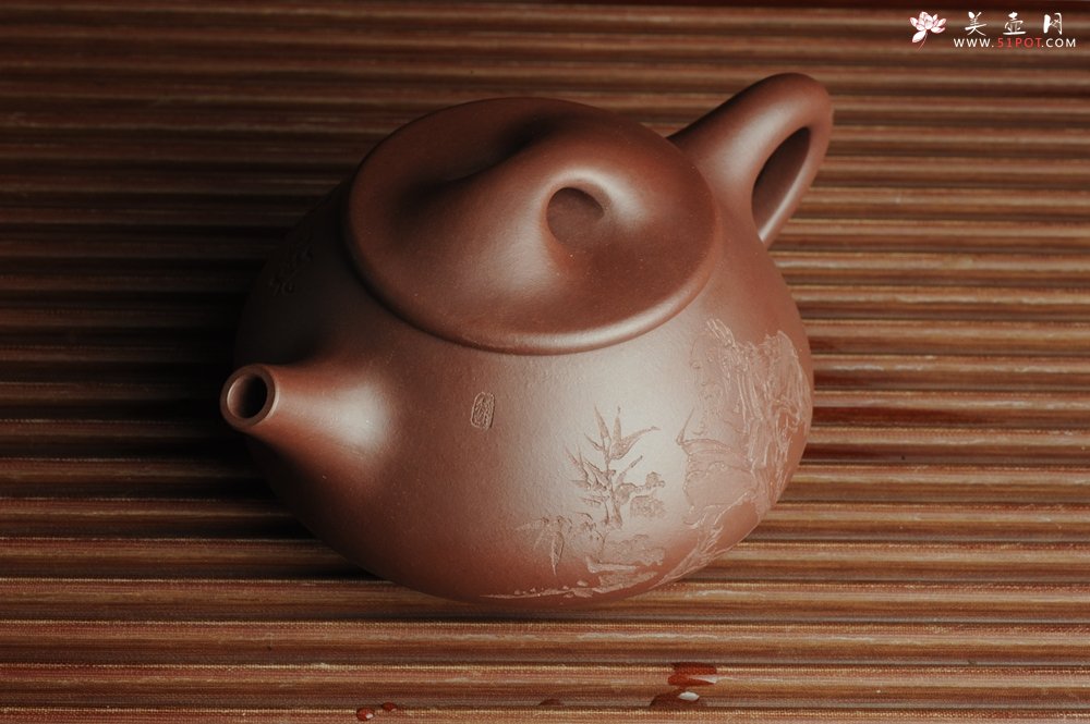 紫砂壶图片：贺岁新品 优质紫茄泥全手工高士竹图 风清气正满瓢 - 美壶网