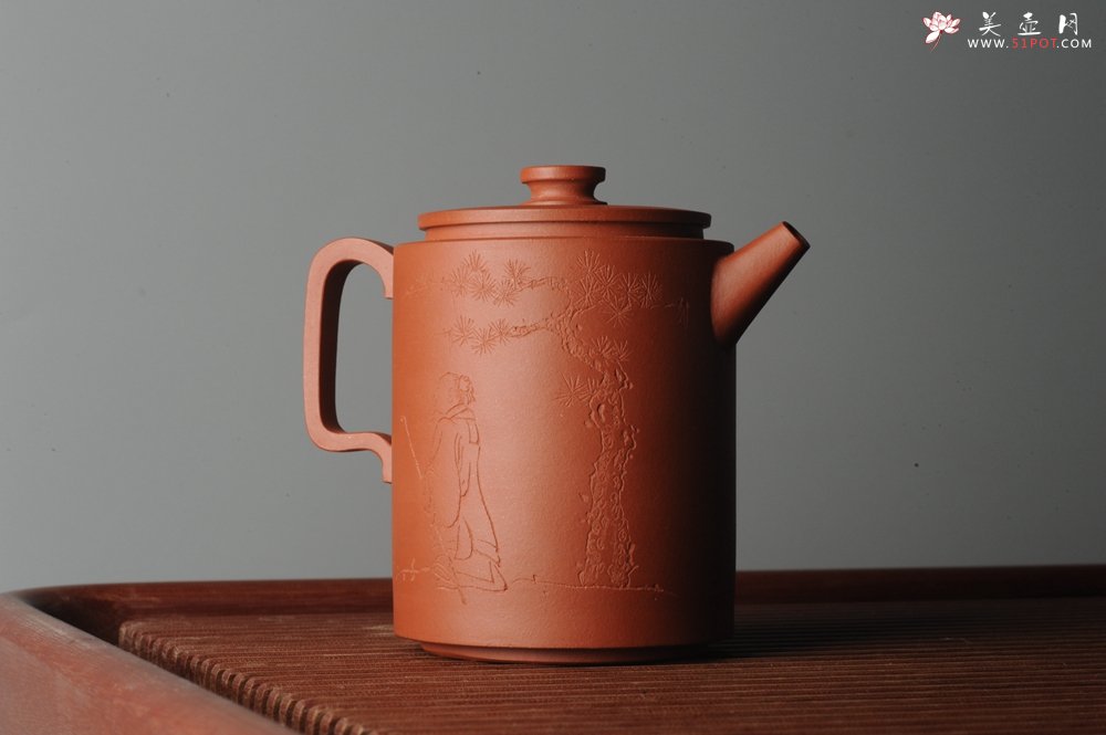 紫砂壶图片：美壶特惠 优质老清水泥文人小壶圆础 助工俞霞即兴装饰 月斜诗梦瘦 风散墨花香 - 美壶网