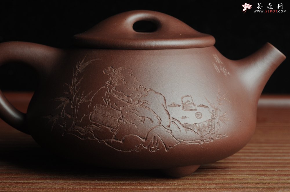 紫砂壶图片：贺岁新品 优质紫茄泥全手工高士煮茶图 闲饮一壶清风 文气满瓢 - 美壶网