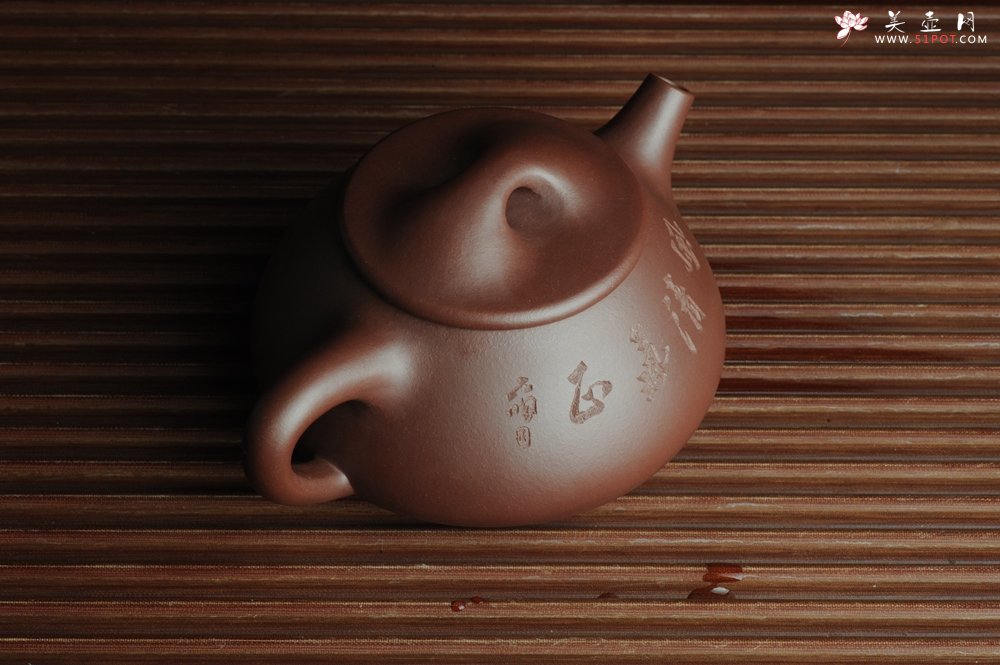 紫砂壶图片：贺岁新品 优质紫茄泥全手工高士竹图 风清气正满瓢 - 美壶网