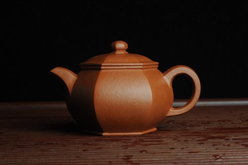 张海庄紫砂壶 张海莊突破之作 全手工六方宫灯 粗砂朱泥收缩大 成型难 朱砂金砂隐现 原矿朱泥