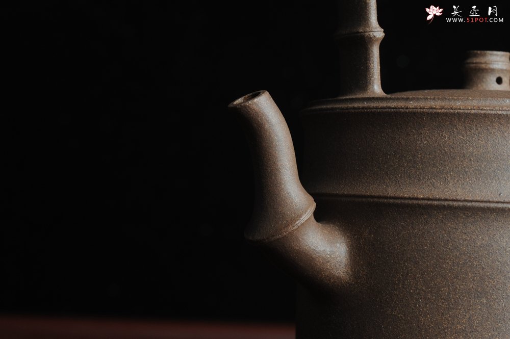 紫砂壶图片：美壶特惠 特好老段泥 精工竹段提梁 挺拔秀雅 - 美壶网