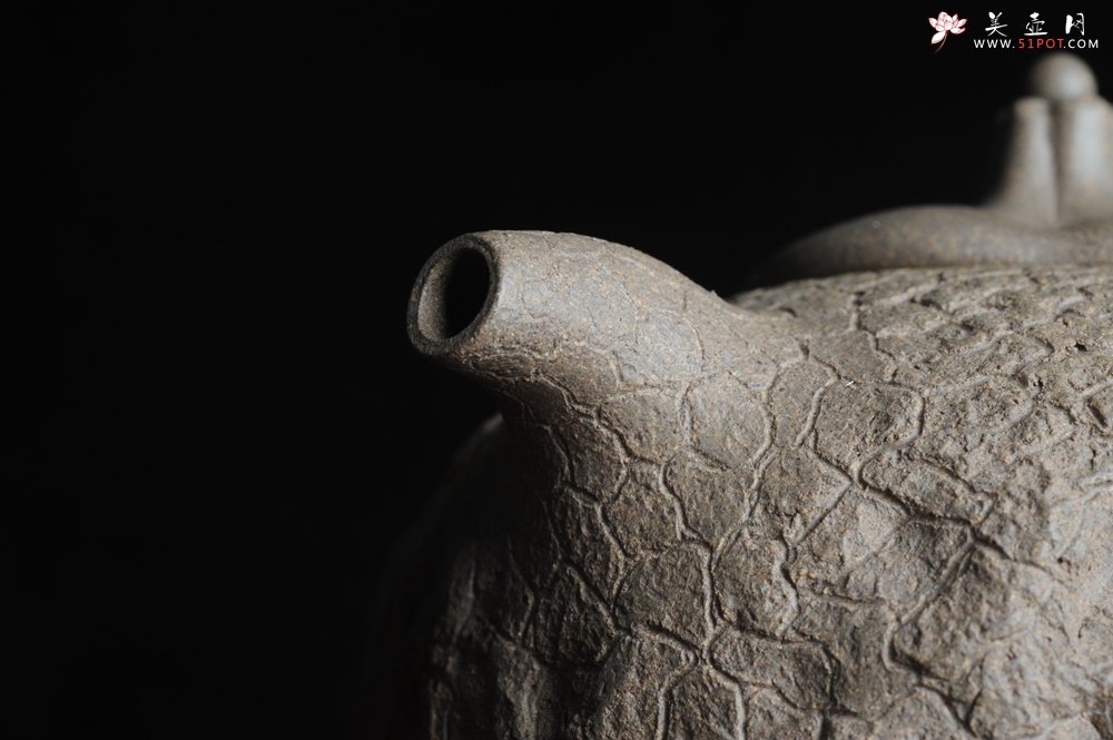 紫砂壶图片：美壶特惠 精品老青段全手工供春 龚春 异形盖 难度大 肌理丰富 - 美壶网