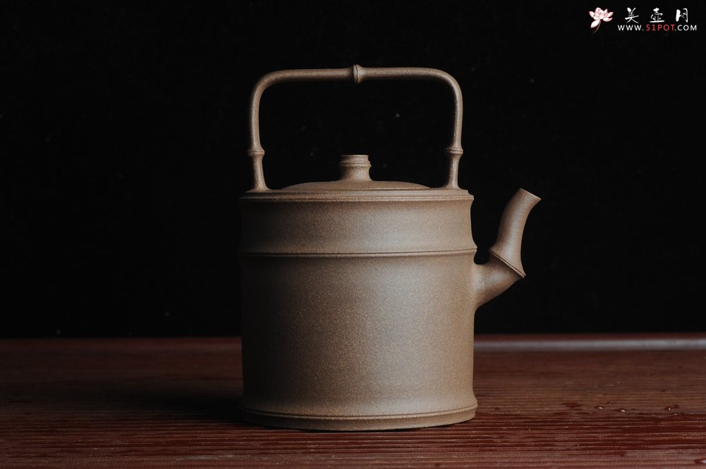 紫砂壶图片：美壶特惠 特好老段泥 精工竹段提梁 挺拔秀雅 - 美壶网