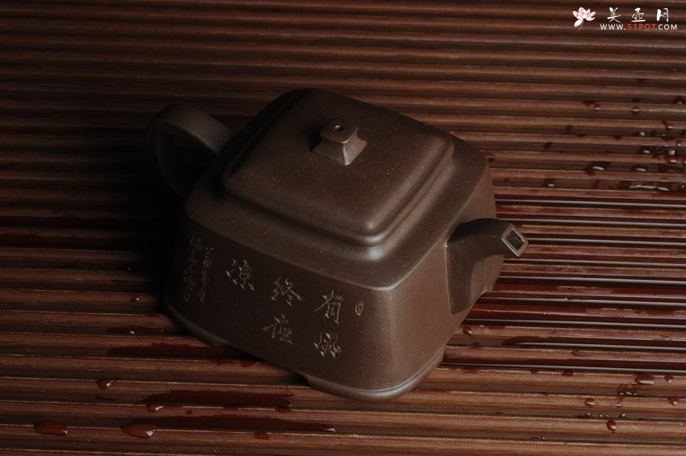 紫砂壶图片：美壶特惠 高手刻竹 全手工四方福明壶 泥料超好 - 美壶网