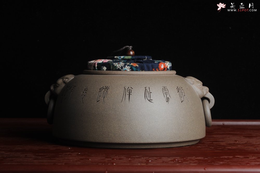 紫砂壶图片：老青段精品瑞兽双耳罐 茶仓 水洗 烟灰缸 多用 子陶刻达摩伏虎图 不输名、家 - 美壶网