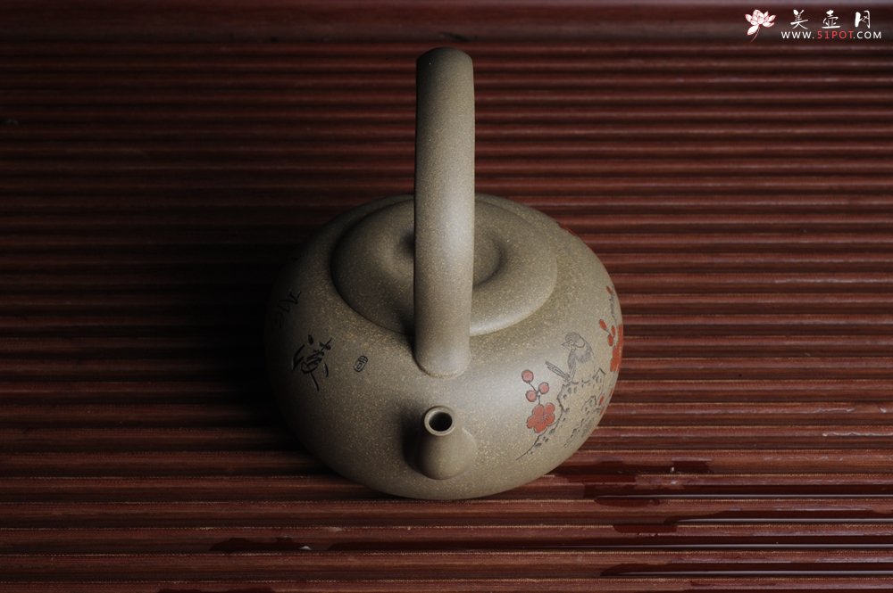 紫砂壶图片：美壶特惠 老青段 精工慧泉提梁 子陶刻铁骨寒梅鸟 - 美壶网