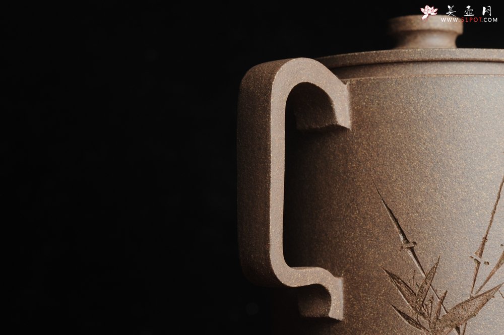 紫砂壶图片：美壶特惠 优质老段泥文人小壶圆础 助工俞霞即兴装饰 君似竹贤圣人心 - 美壶网