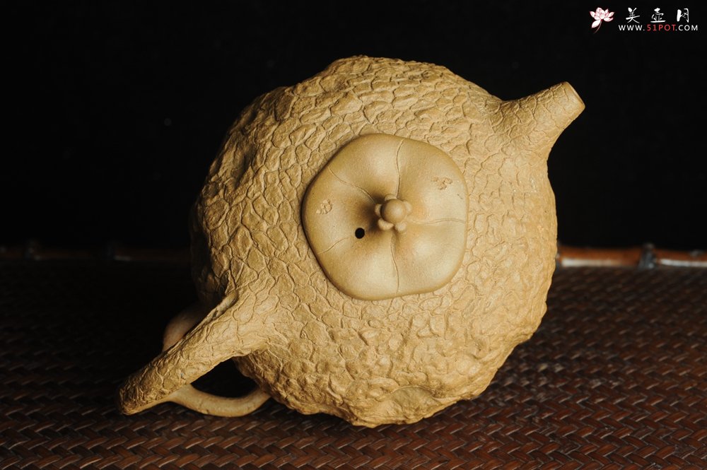 紫砂壶图片：美壶特惠 优质黄金段全手工龚春 供春 异型盖 难度大 肌理丰富 - 美壶网