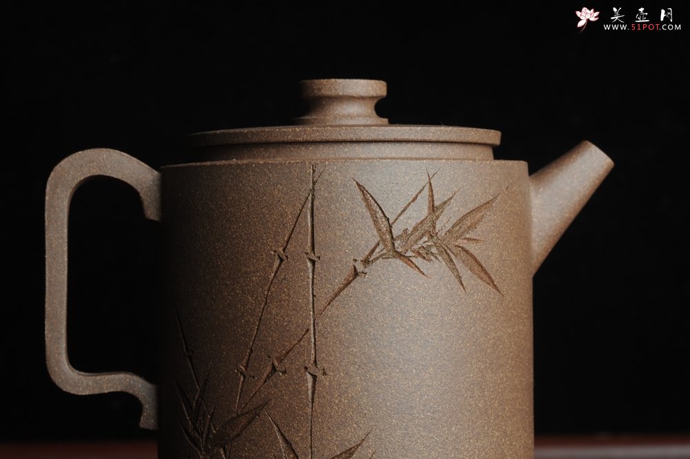 紫砂壶图片：美壶特惠 优质老段泥文人小壶圆础 助工俞霞即兴装饰 君似竹贤圣人心 - 美壶网