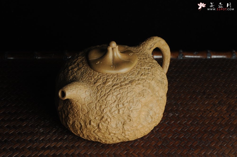 紫砂壶图片：美壶特惠 优质黄金段全手工龚春 供春 异型盖 难度大 肌理丰富 - 美壶网