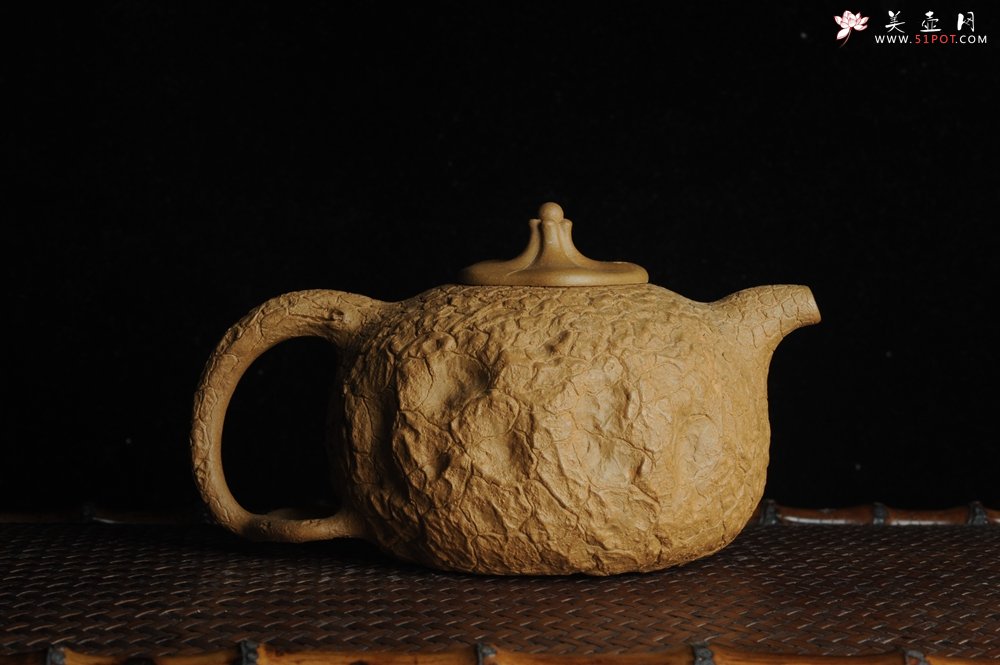 紫砂壶图片：美壶特惠 优质黄金段全手工龚春 供春 异型盖 难度大 肌理丰富 - 美壶网