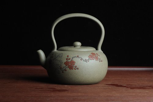 子陶紫砂壶 美壶特惠 老青段 精工慧泉提梁 子陶刻铁骨寒梅鸟 