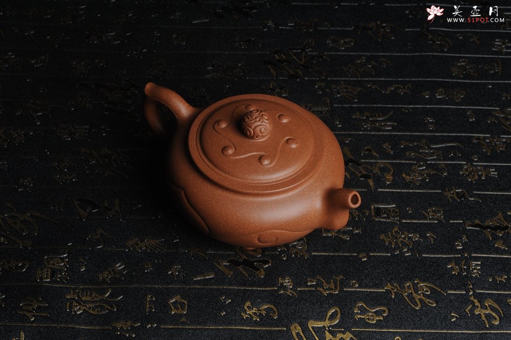 紫砂壶图片：美壶特惠 原创三足如意壶 嵌盖难度大 油润降坡泥 做工超精致 - 美壶网