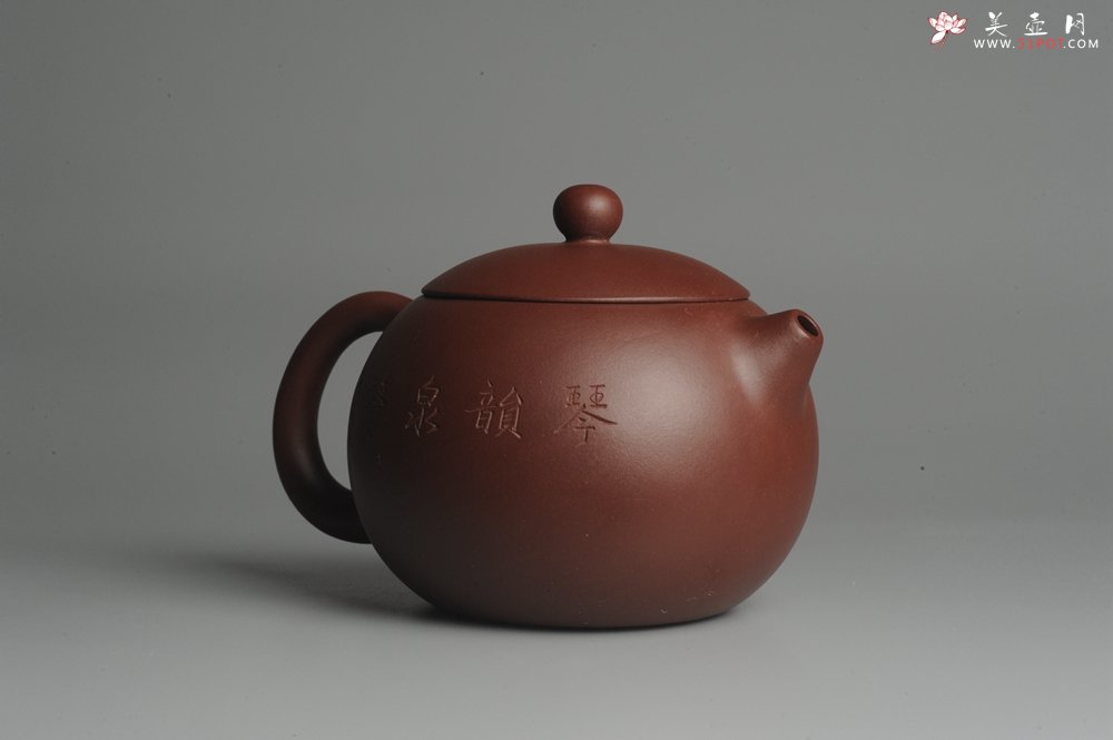 紫砂壶图片：美壶福利特惠 精工西施 抚琴图 琴韵泉声 饱满圆润 - 美壶网